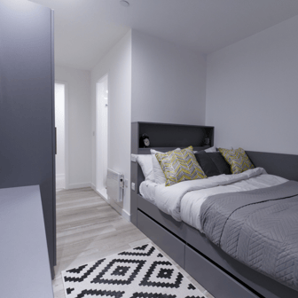 Classic En Suite - Image 1